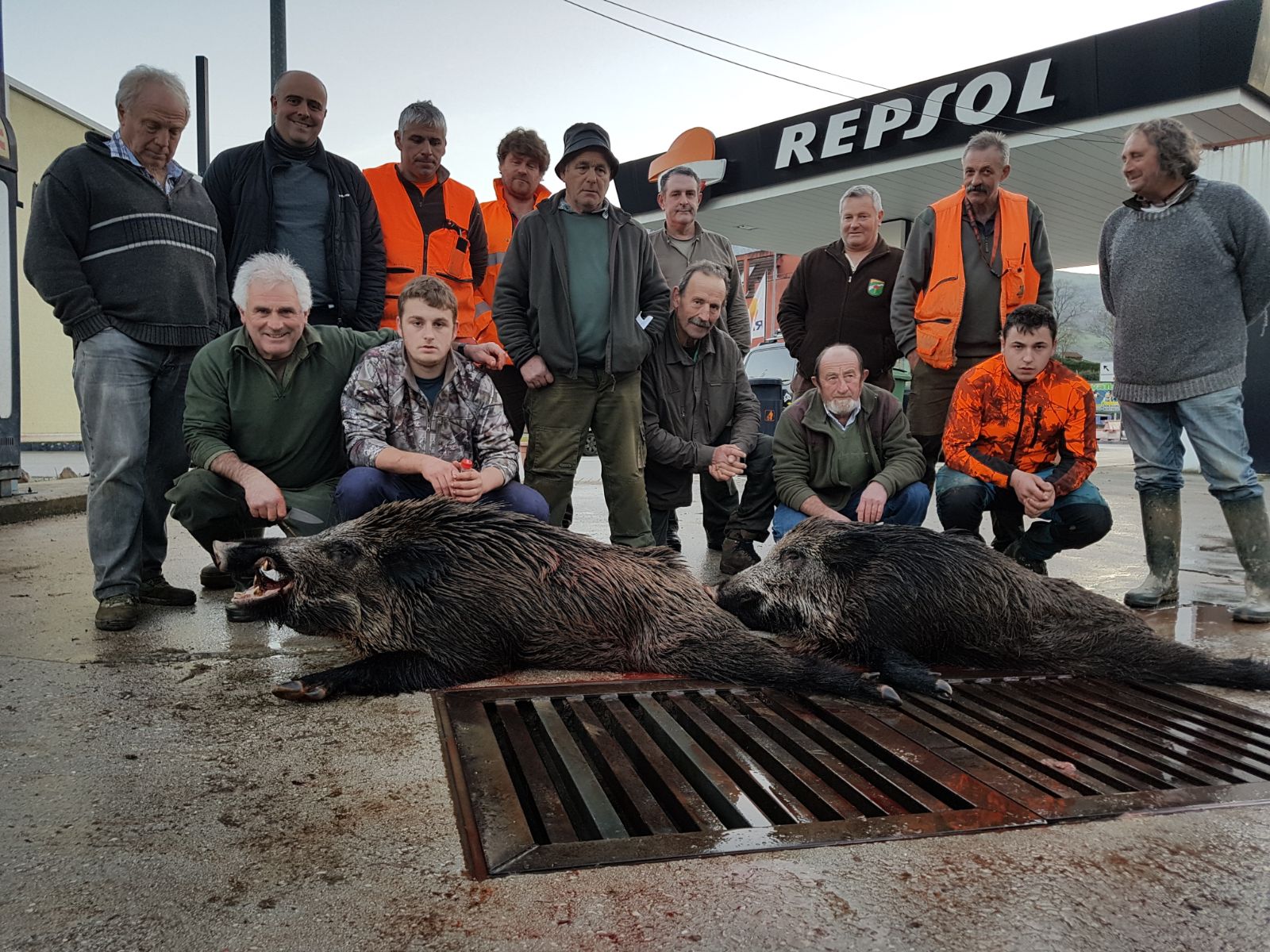 El grupo peñamellerano de Evencio Bada estuvo certero en Cavandi. 