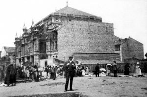 El teatro Palacio Valdés fue posible gracias al empuje de gente como Claudio Luanco,