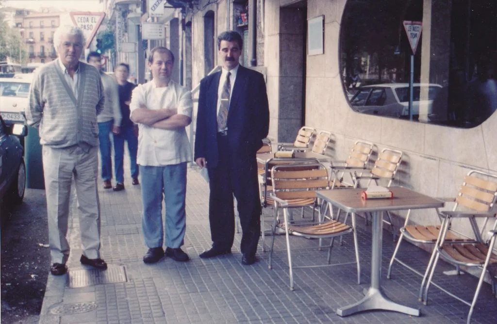 A la izquierda Mario Blanco. A la derecha, su hijo Germán Blanco. En el centro Claudio Celard, yerno de Mario y cuñado de Germán.