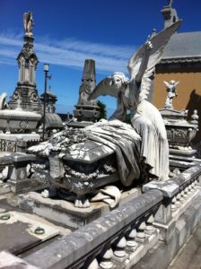 Panteón de los marqueses de San Juan de Nieva en el cementerio municipal de Avilés.