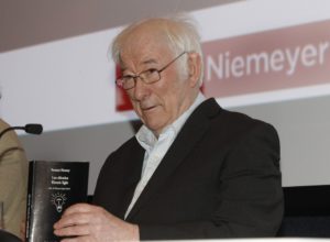 Seamus Heaney (1939-2013) en Avilés.